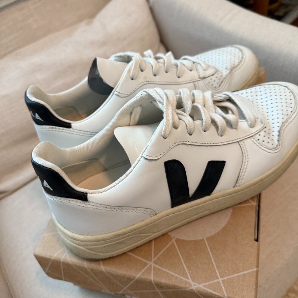 Veja V-10 Lace Up Sneakers in Extra White/Black
